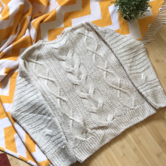 F21 Cream Sweater - Picture 3 of 4